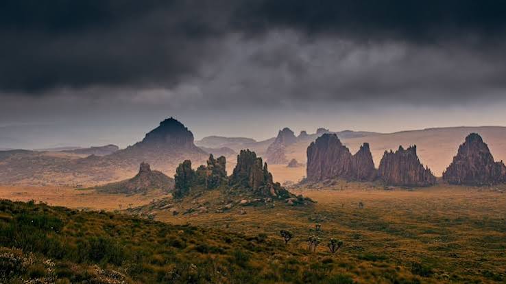 Mount Satima & Dragon's Teeth